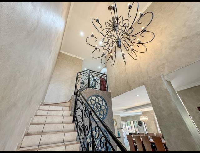 5 BEDROOM HOUSE FOR SALE IN MIDSTREAM ESTATE